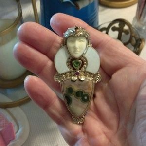 Sajen 925 silver broch and it's a pendant